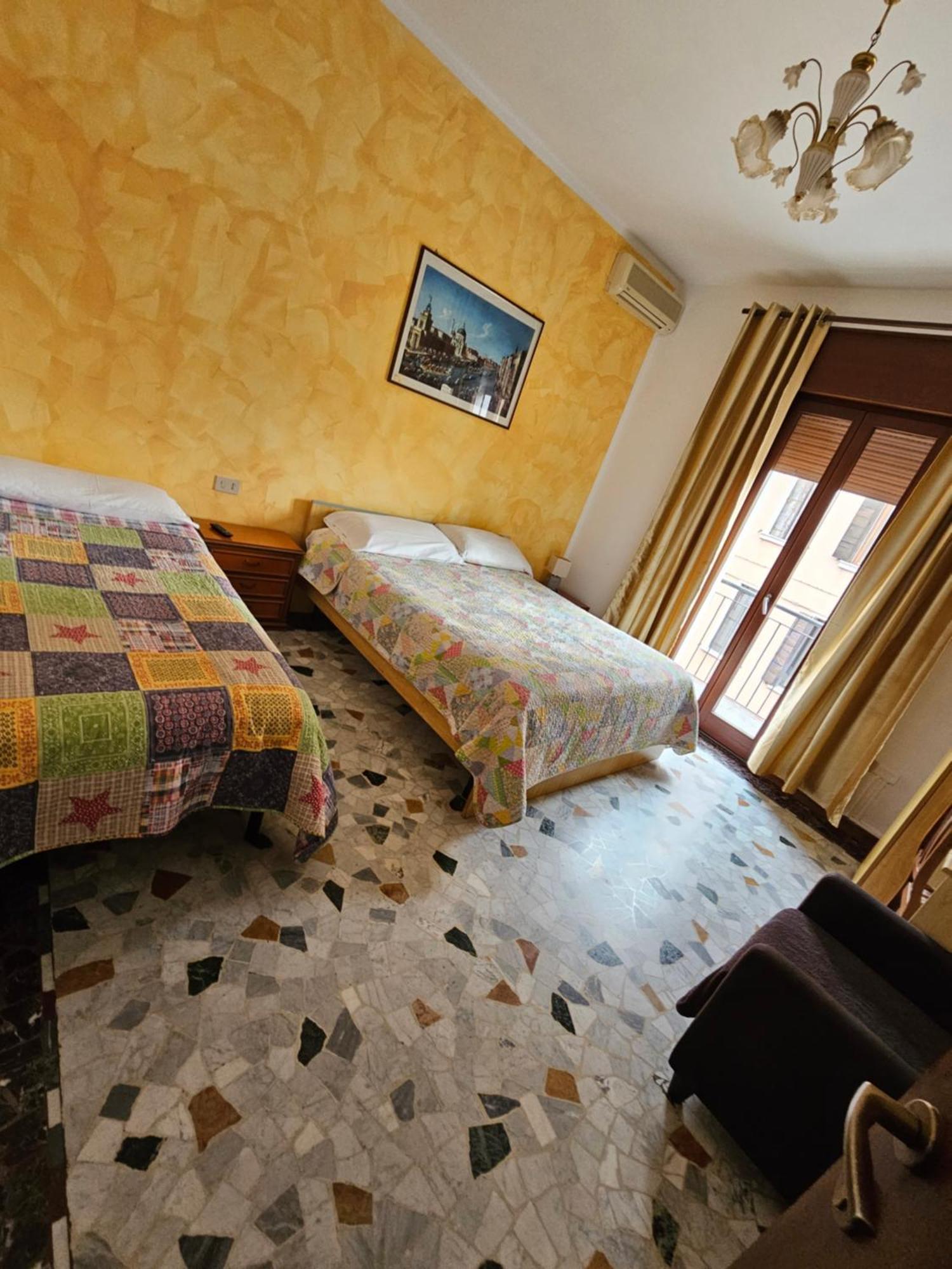 The Caponi Bros Bed & Breakfast Mestre Exterior photo